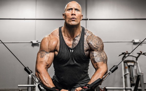 Siêu sao The Rock bật mí 5 bí quyết tập thể hình để có cơ bắp “vạn người mê”